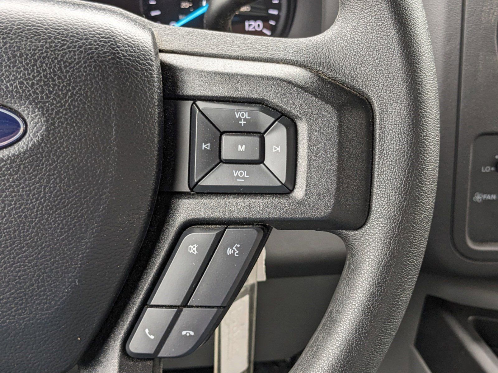 Certified 2024 Ford E-450 and Econoline 450 Super Duty w/ Driver's Safety Package image 21