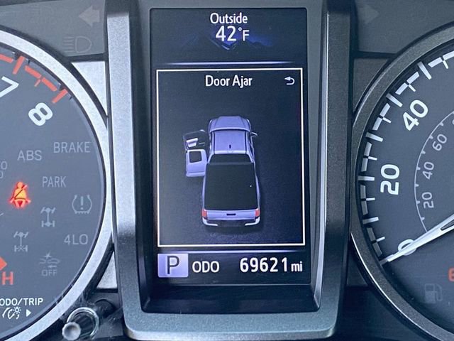 Used 2022 Toyota Tacoma TRD Sport image 24