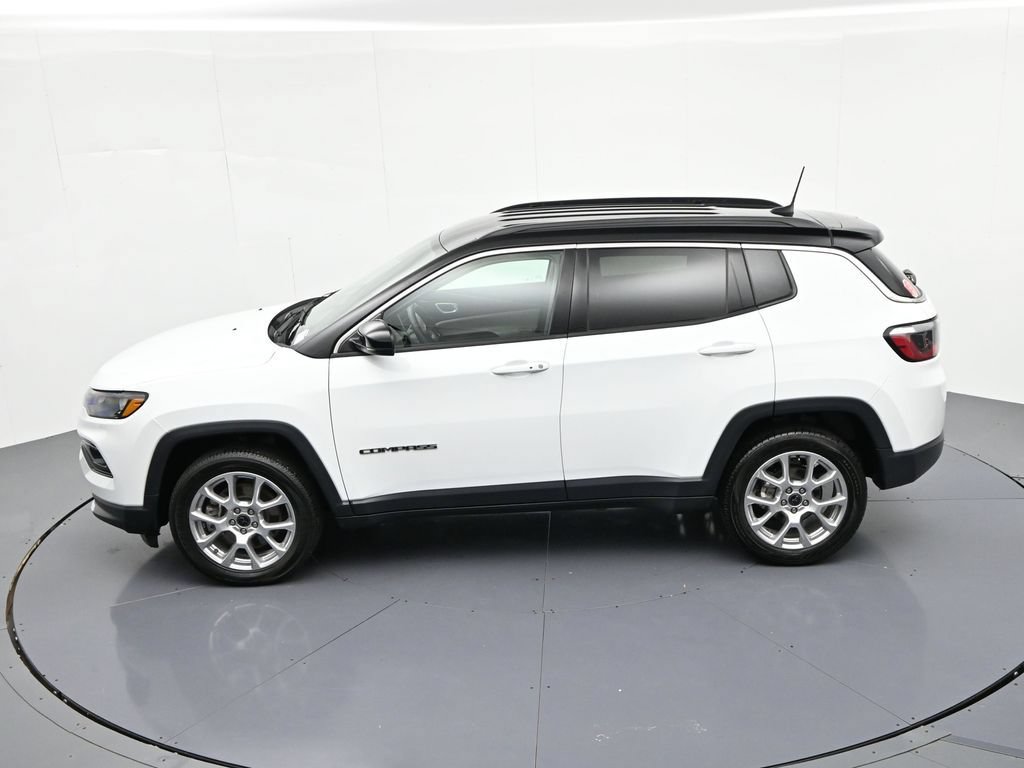 Used 2025 Jeep Compass Limited AWD/4WD image 20
