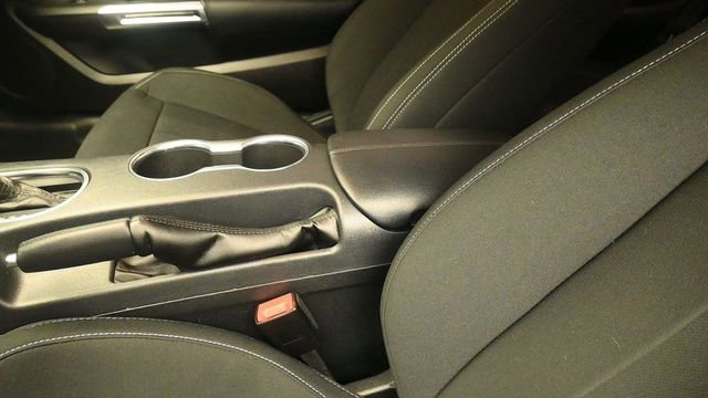 Certified 2022 Ford Mustang Coupe RWD image 21