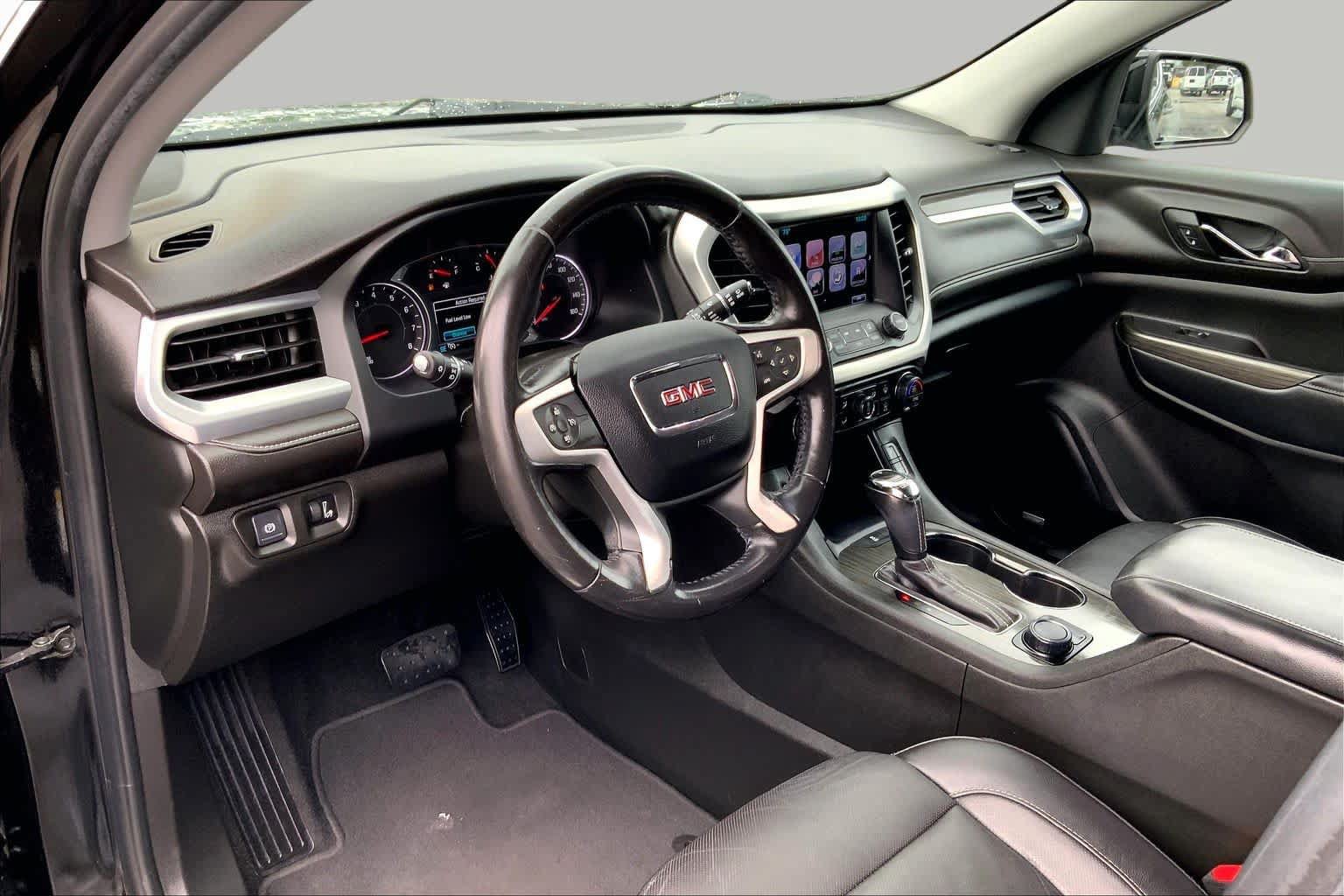 Used 2019 GMC Acadia SLT w/ LPO, Floor Liner Package FWD image 16