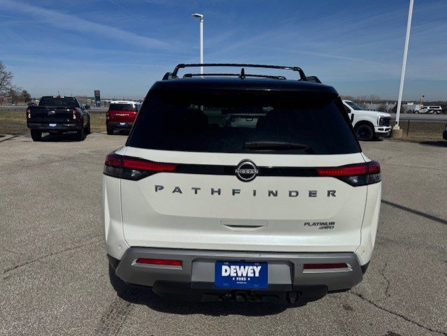 Used 2024 Nissan Pathfinder Platinum image 4