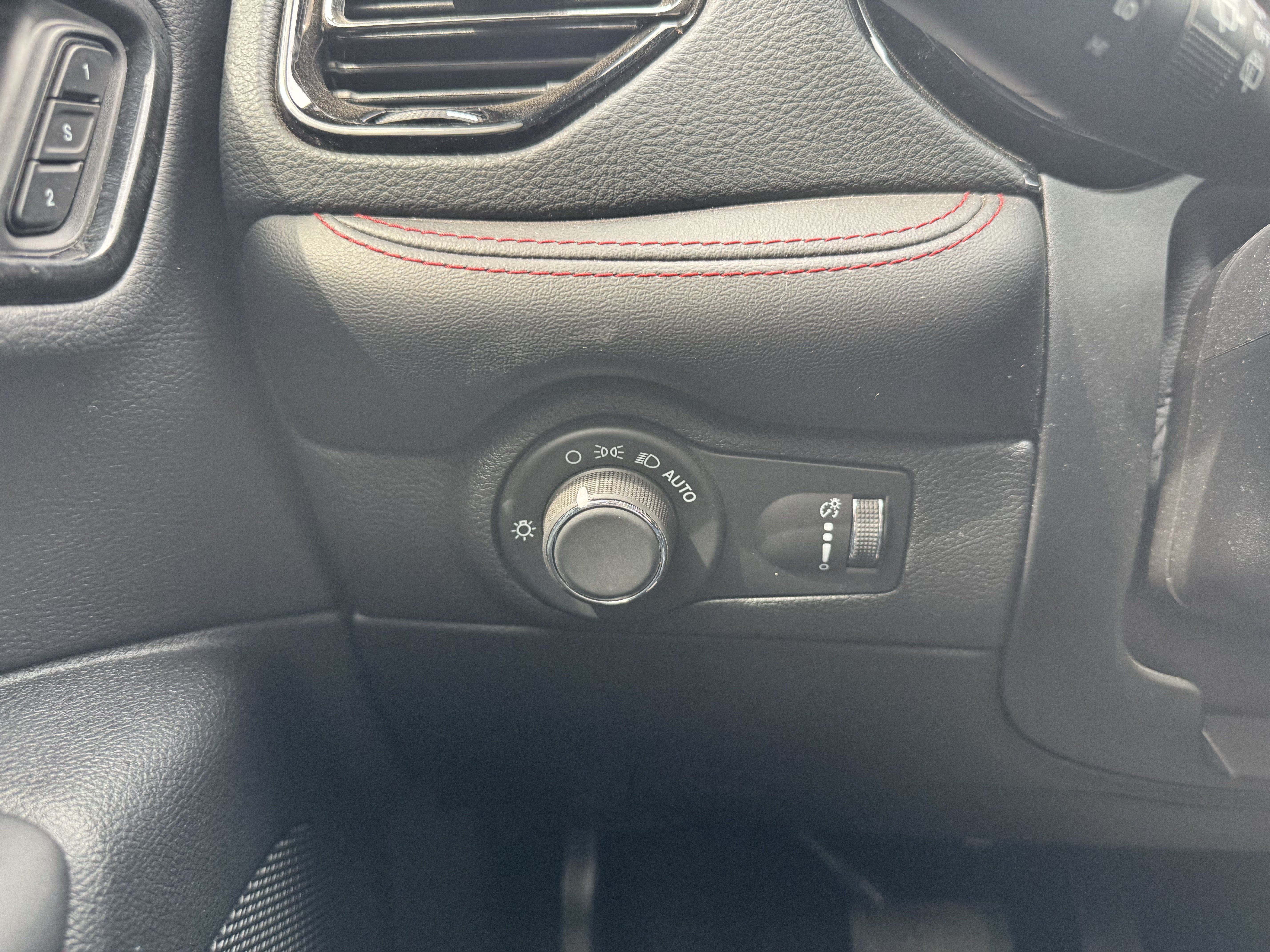 Used 2025 Dodge Durango R/T AWD/4WD image 17