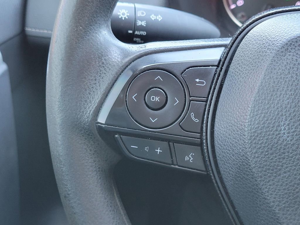 Used 2022 Toyota RAV4 XLE image 27