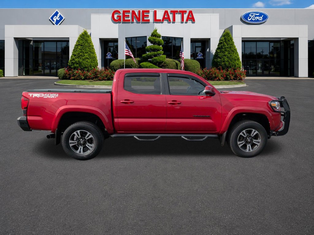 Used 2019 Toyota Tacoma TRD Sport AWD/4WD image 8