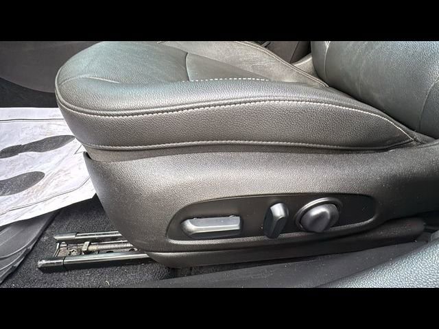 Used 2018 Buick Regal Essence FWD image 9