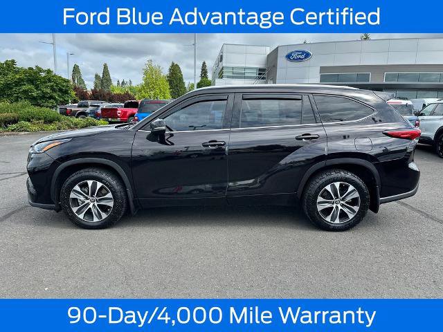 Used 2021 Toyota Highlander XLE AWD/4WD image 4