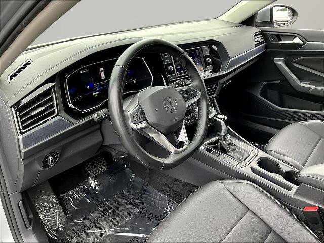 Used 2024 Volkswagen Jetta SE FWD image 17