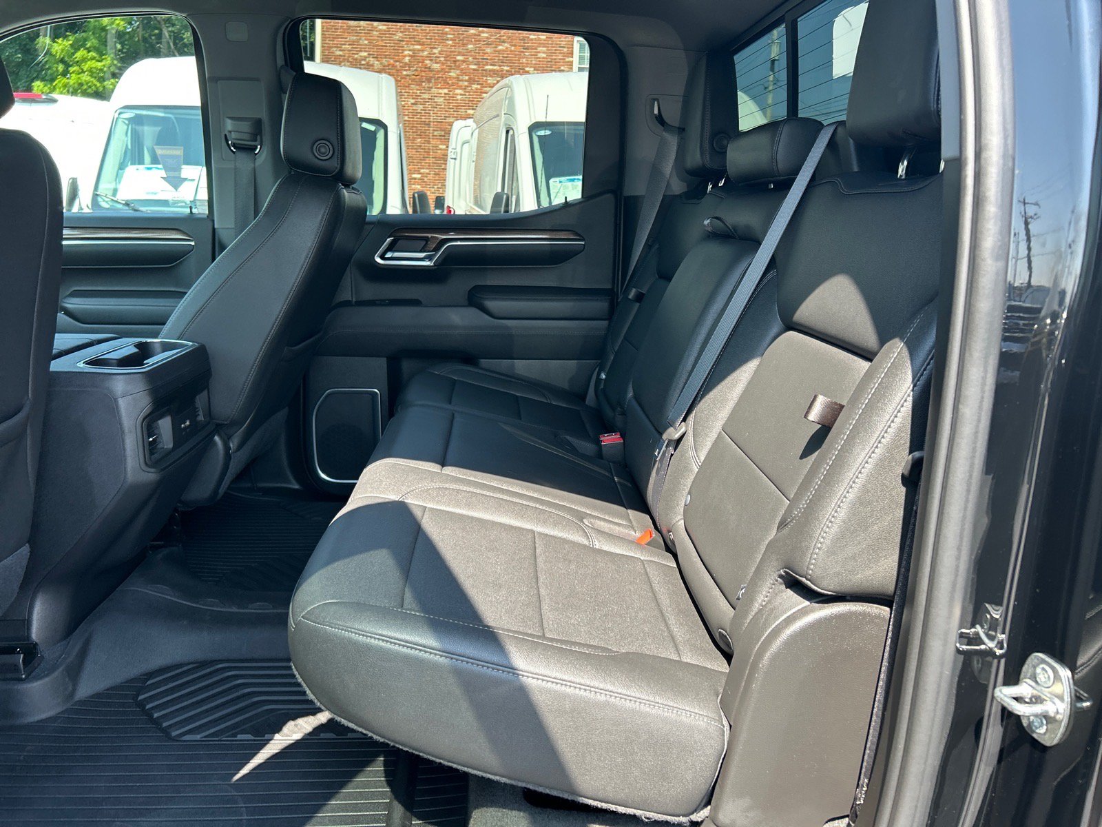 Used 2022 Chevrolet Silverado 1500 LT Trail Boss w/ LT Trail Boss Premium Package AWD/4WD image 9