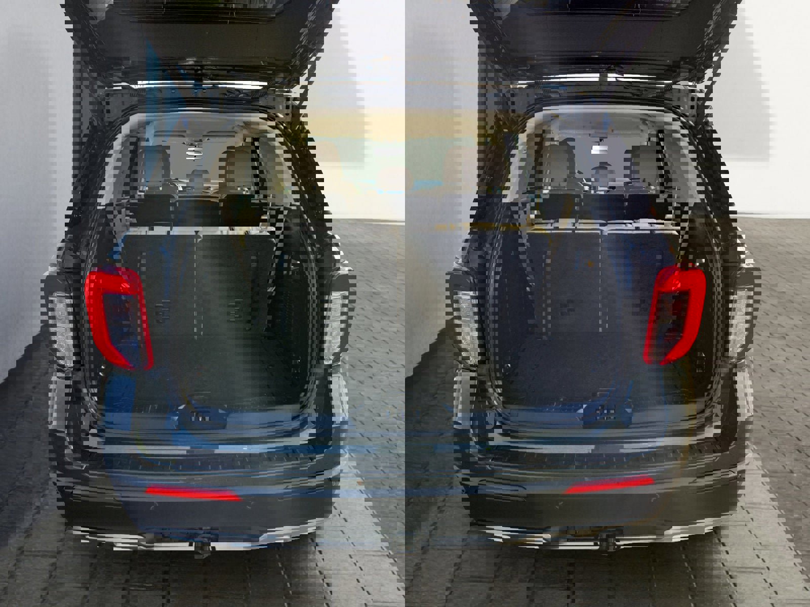 Certified 2023 Ford Explorer XLT w/ Equipment Group 202A image 25