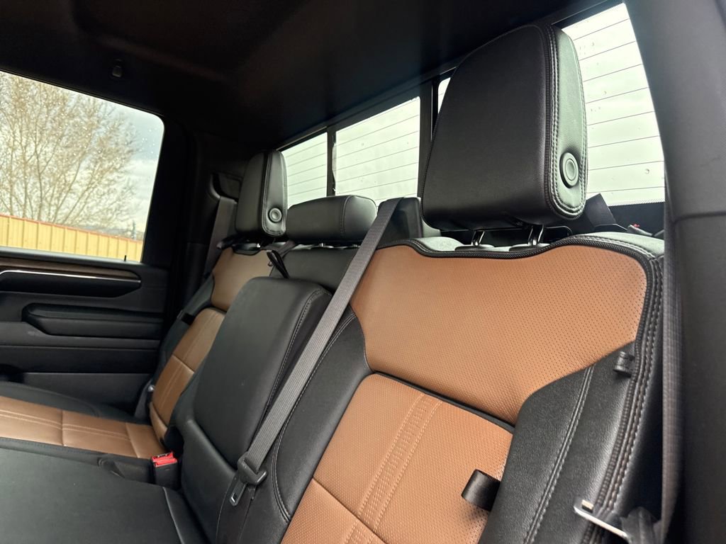 Used 2024 Chevrolet Silverado 2500 High Country image 24