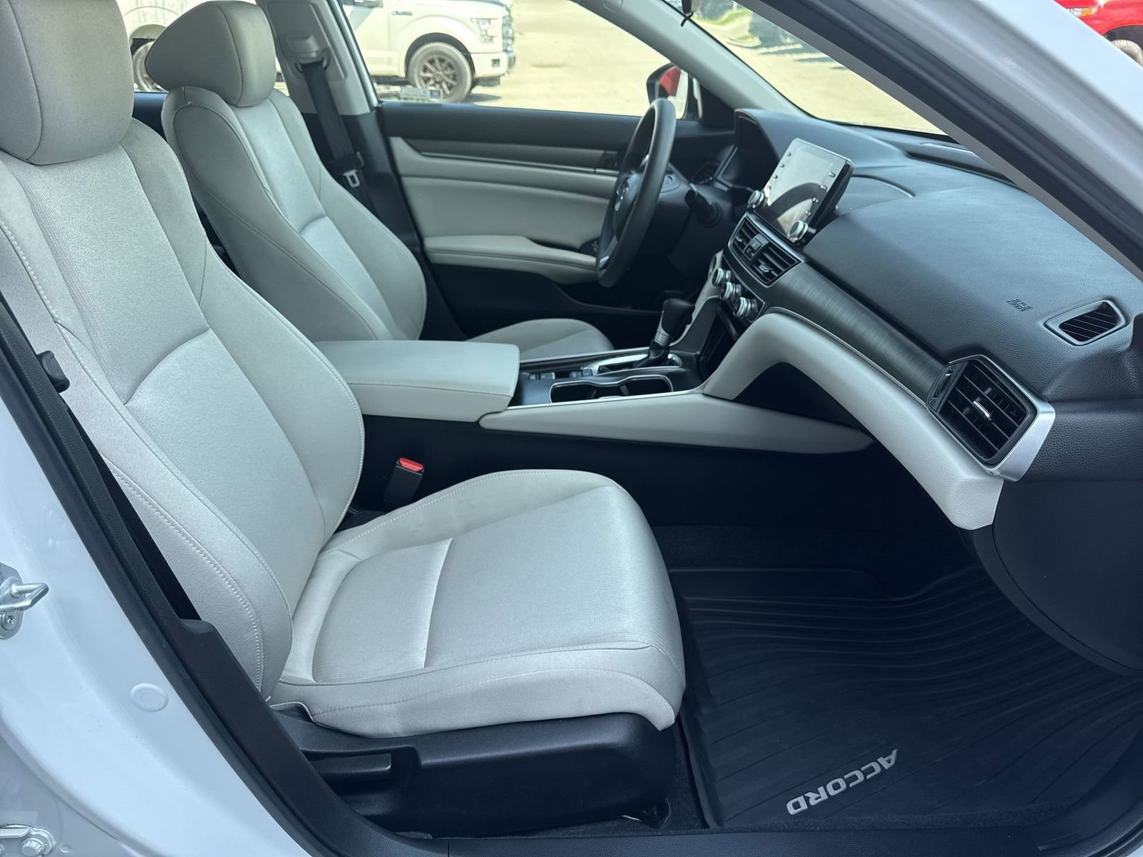 Used 2022 Honda Accord LX image 6