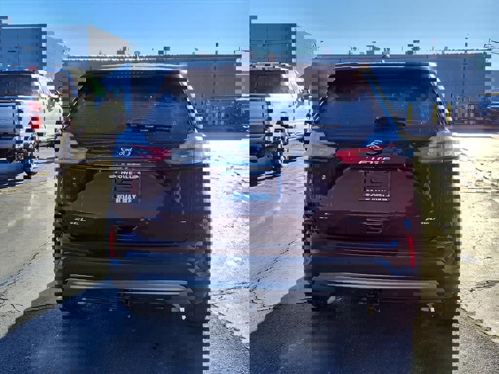 Certified 2024 Ford Edge SEL w/ Convenience Package image 3