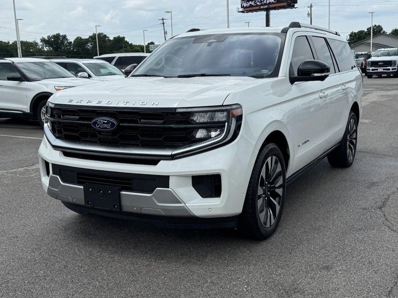 Certified 2025 Ford Expedition Max Platinum w/ Platinum Ultimate Package AWD/4WD image 8