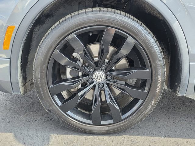 Used 2021 Volkswagen Tiguan SE R-Line image 30