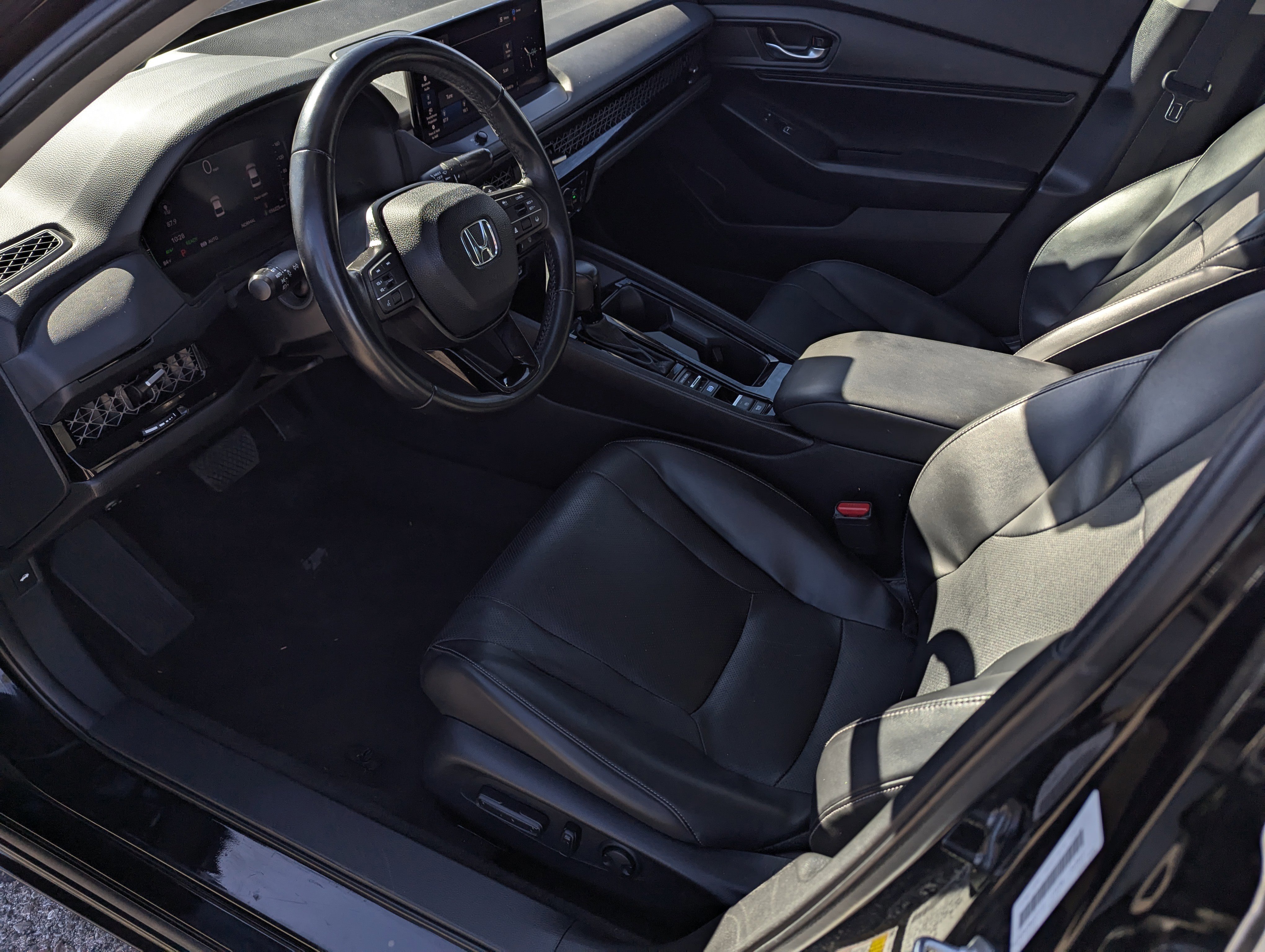 Used 2024 Honda Accord EX-L image 9