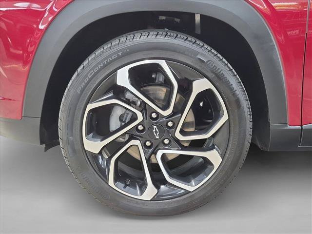 Used 2024 Chevrolet Trax RS w/ Sunroof Package FWD image 23