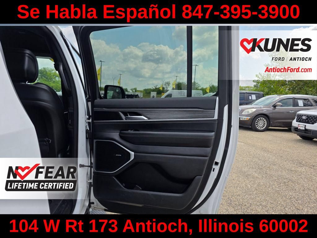 Used 2024 Jeep Wagoneer L Series II w/ Flexible Seating Group AWD/4WD image 35