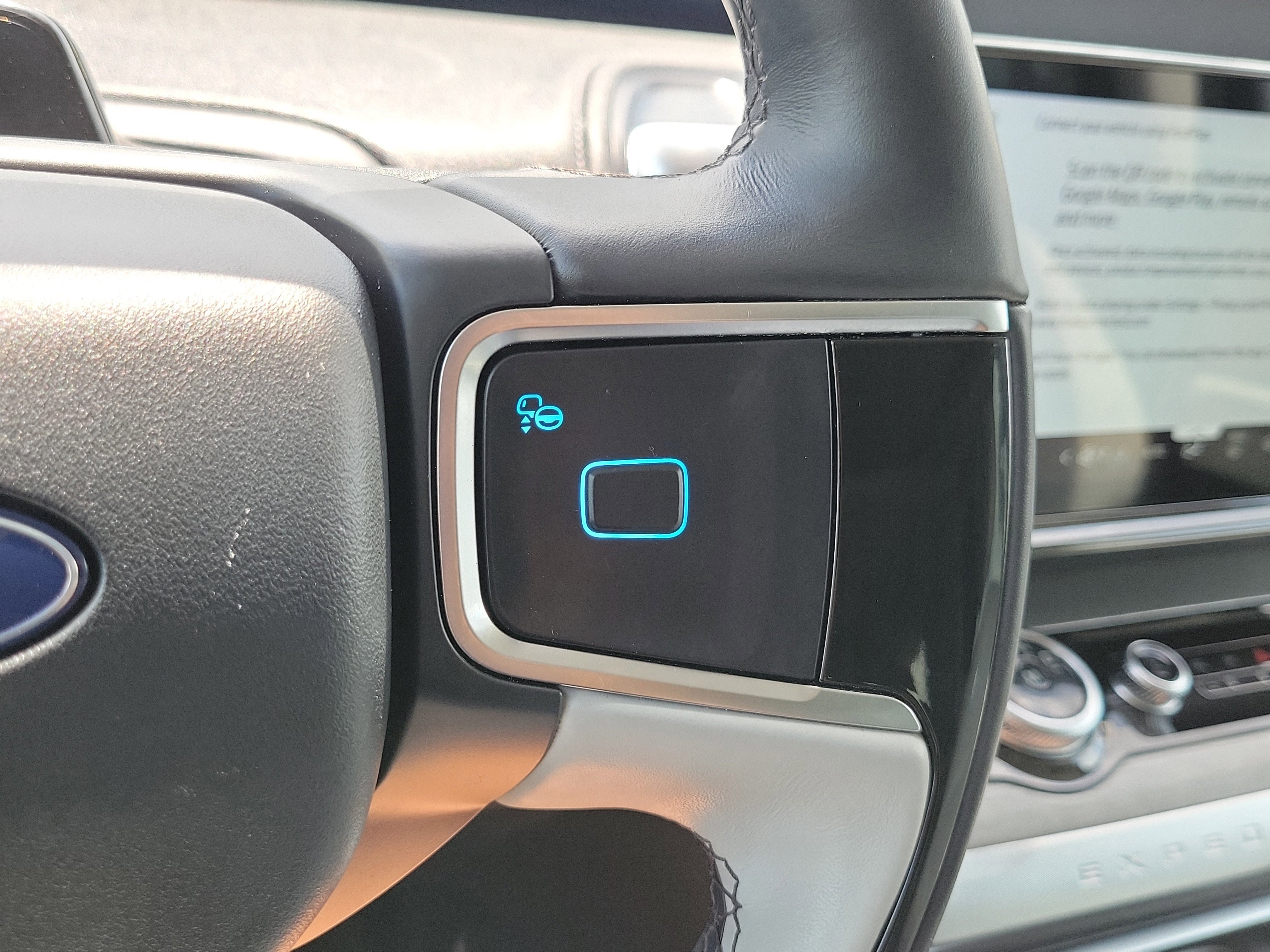 Certified 2025 Ford Expedition Max Platinum w/ Driver's Package image 24