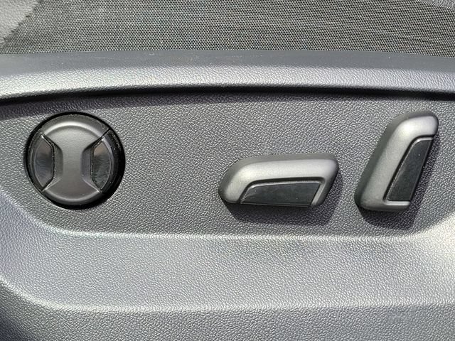 Used 2020 Volkswagen Tiguan SE AWD/4WD image 3