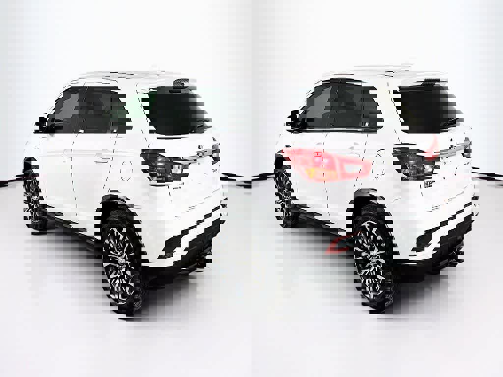 Used 2019 Mitsubishi Outlander Sport ES image 3