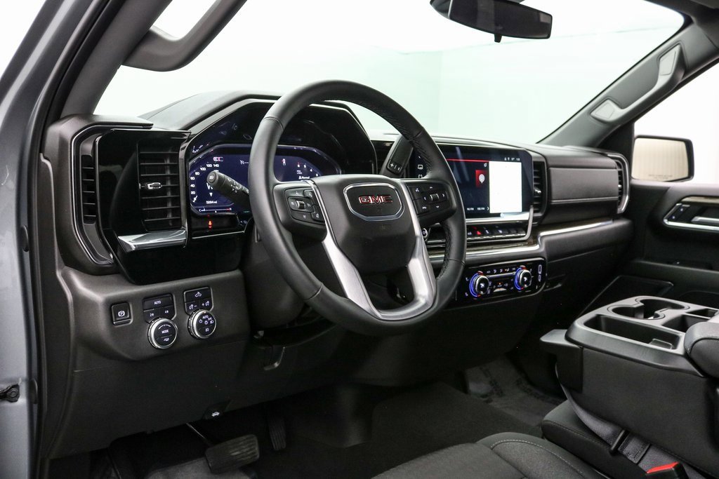 Used 2025 GMC Sierra 1500 Elevation image 13