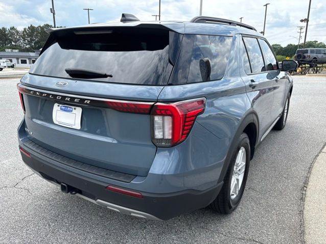 Certified 2025 Ford Explorer Active w/ Active Comfort Package RWD image 8