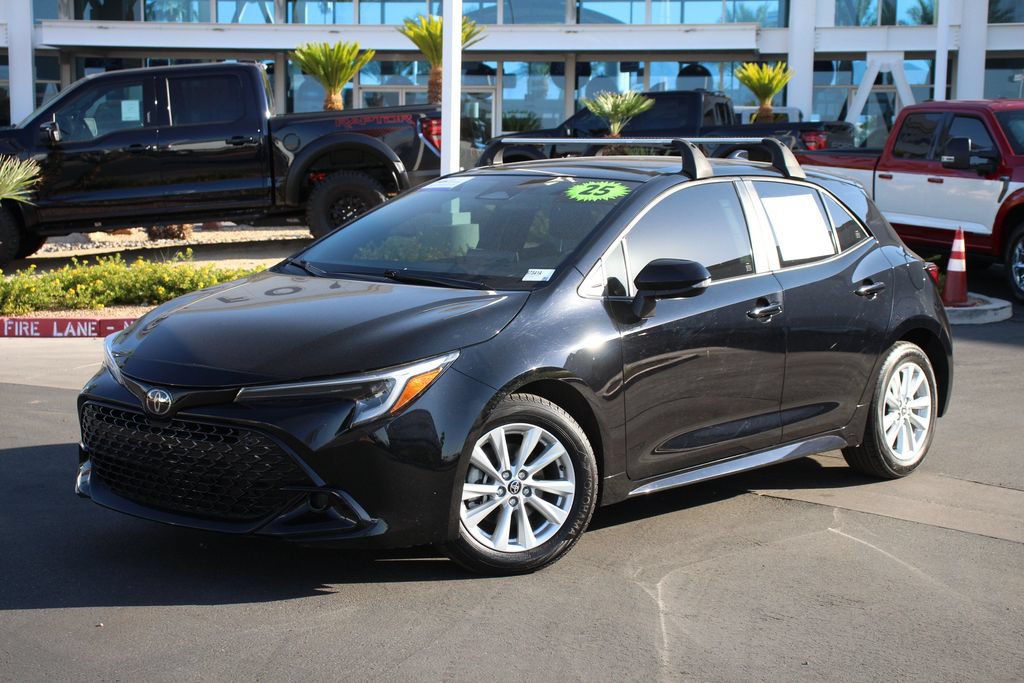 Used 2025 Toyota Corolla SE FWD image 1