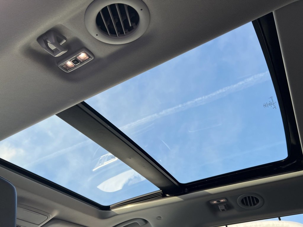 Certified 2023 Ford Explorer Limited w/ Hybrid Equipment Group 310A image 33