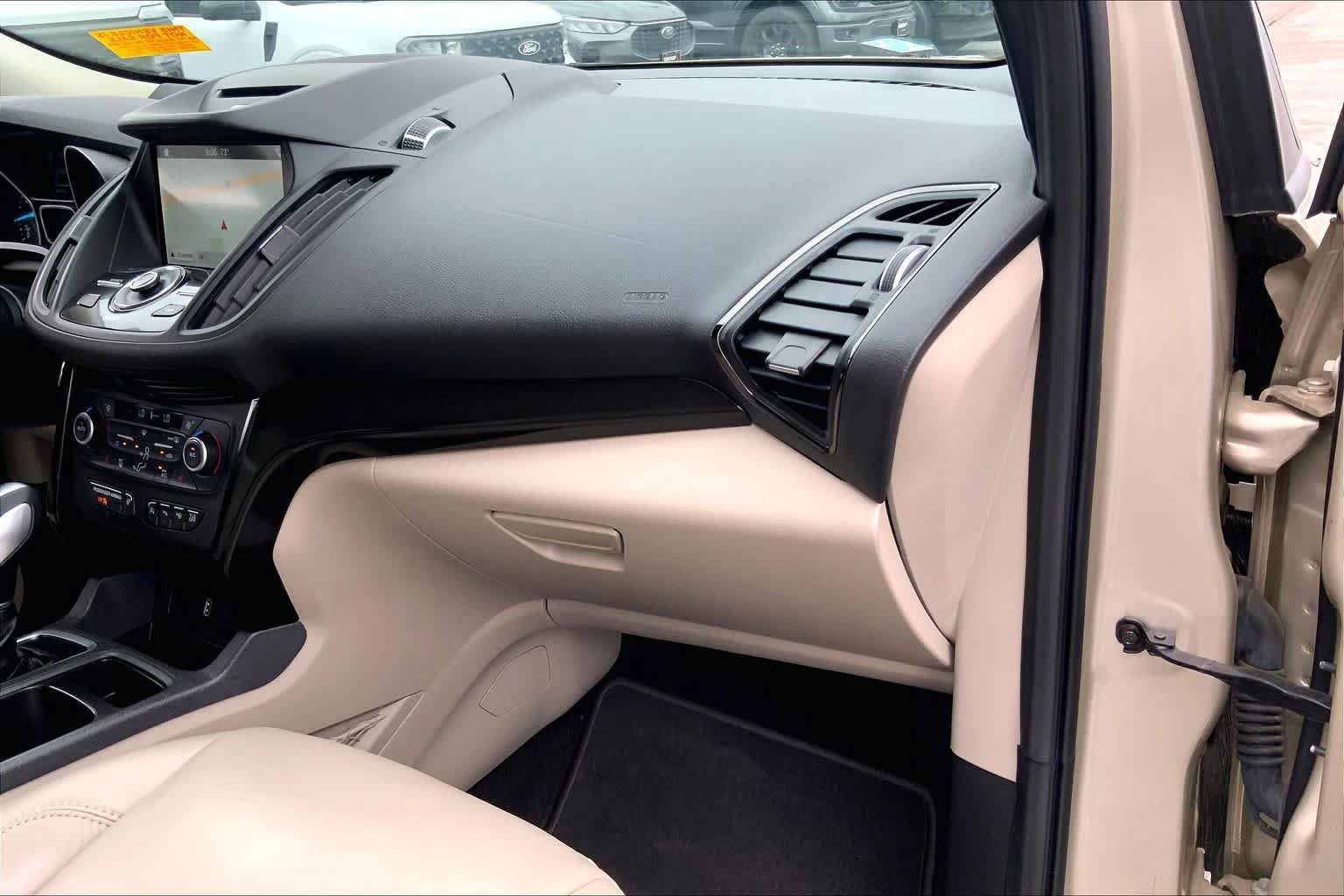 Certified 2018 Ford Escape SE w/ Ford Safe & Smart Package AWD/4WD image 17