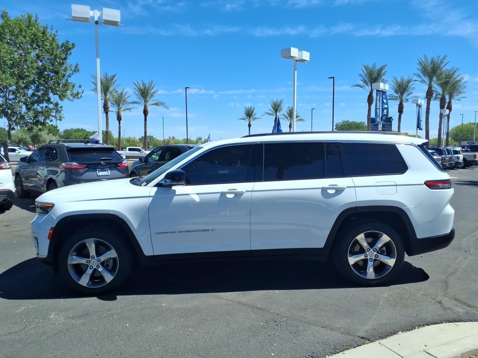 Used 2021 Jeep Grand Cherokee L Limited w/ Trailer Tow Package AWD/4WD image 7