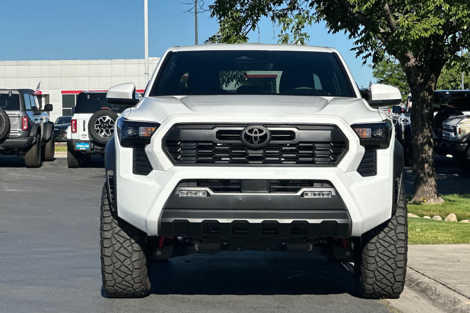 Used 2025 Toyota Tacoma TRD Off-Road AWD/4WD image 10