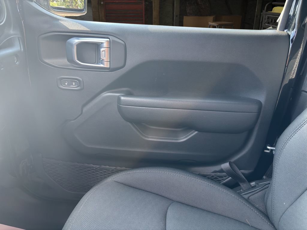 Used 2022 Jeep Wrangler Sport S image 11