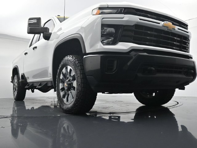 Used 2024 Chevrolet Silverado 2500 Custom w/ Custom Value Package AWD/4WD image 32