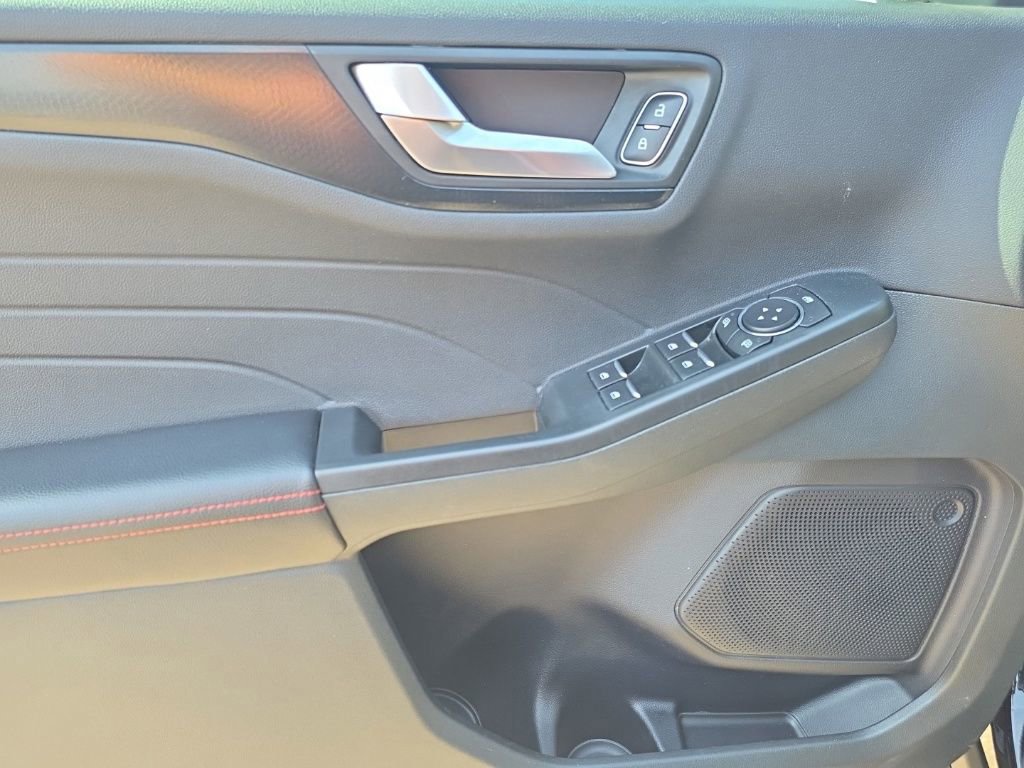 Certified 2022 Ford Escape SEL w/ SEL Stealth AWD Package image 13