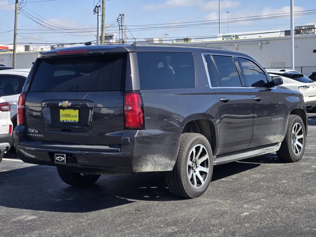 Used 2017 Chevrolet Suburban LT image 2