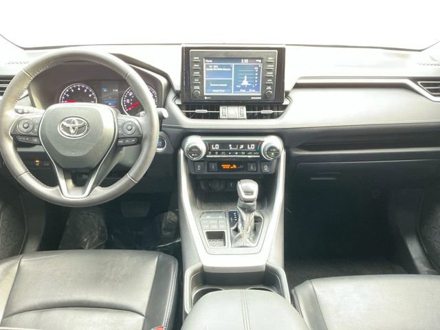 Used 2020 Toyota RAV4 XLE Premium image 12