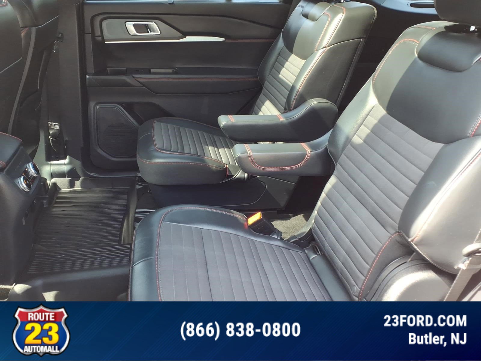 Certified 2025 Ford Explorer ST-Line w/ Premium Package AWD/4WD image 24