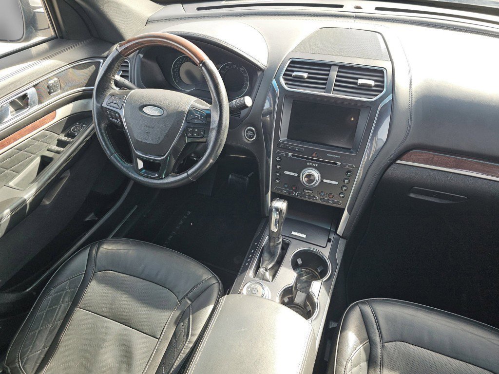 Certified 2018 Ford Explorer Platinum image 29