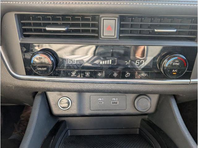 Used 2023 Nissan Rogue SV image 14