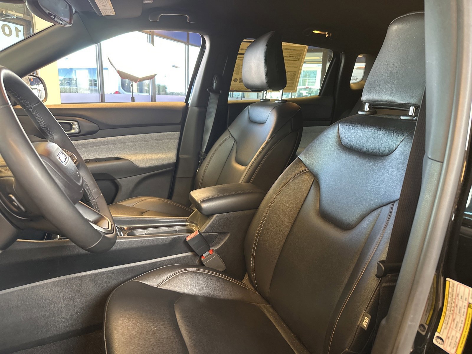 Used 2024 Jeep Compass Latitude image 14