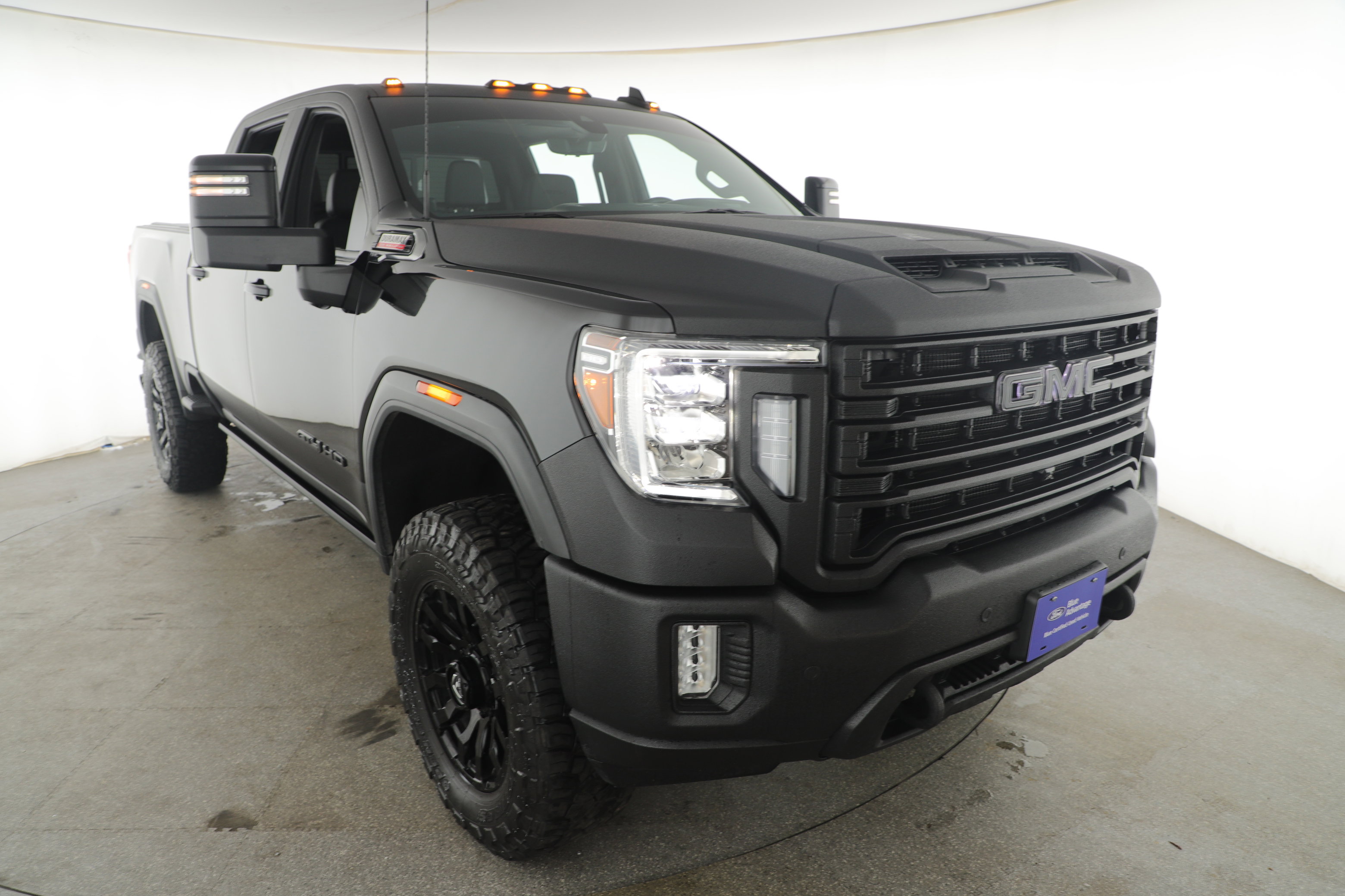 Used 2022 GMC Sierra 2500 AT4 w/ AT4 Premium Plus Package image 3