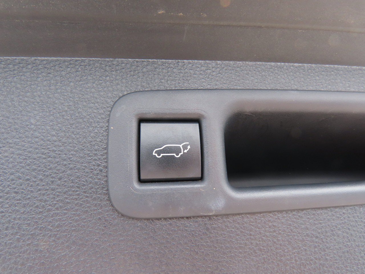 Used 2023 Toyota Highlander XLE FWD image 13