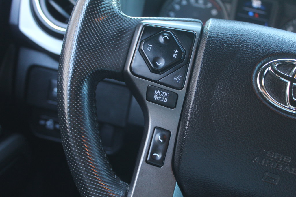 Used 2021 Toyota Tacoma TRD Sport w/ Technology Package RWD image 29