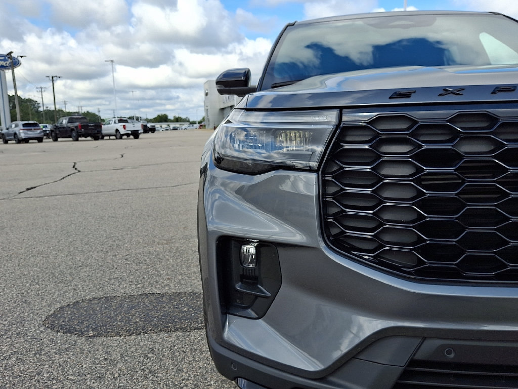 Certified 2025 Ford Explorer ST w/ Sun And Sound Package AWD/4WD image 8