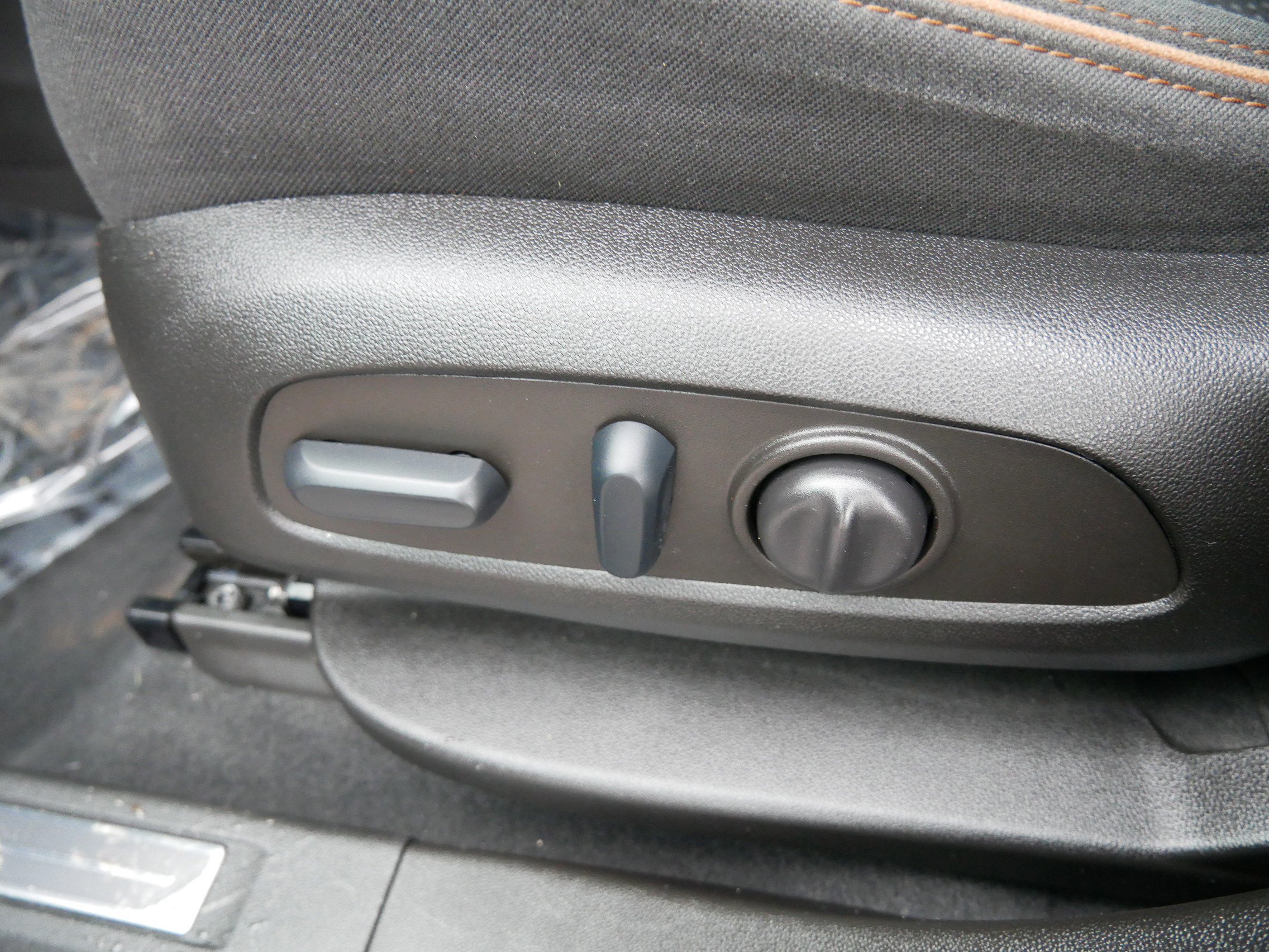 Used 2022 GMC Acadia AT4 w/ Trailering Package image 19