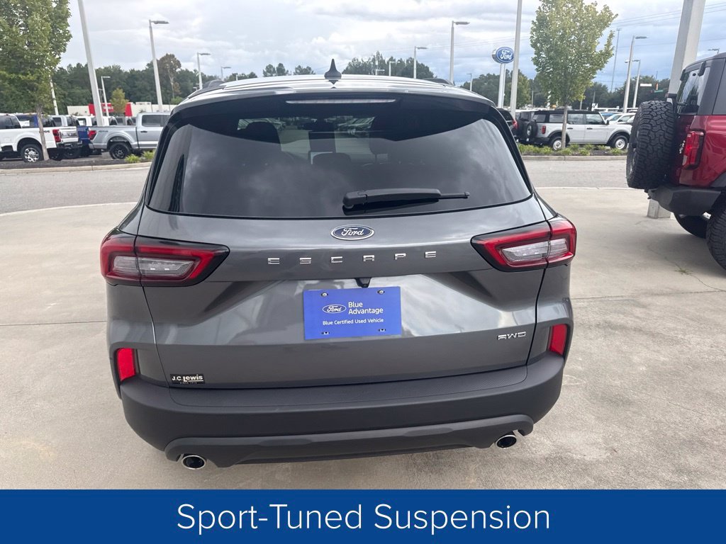 Certified 2025 Ford Escape ST-Line Select AWD/4WD image 5