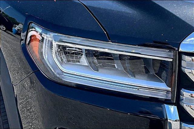 Used 2023 GMC Acadia SLE w/ LPO, Floor Liner Package FWD image 29