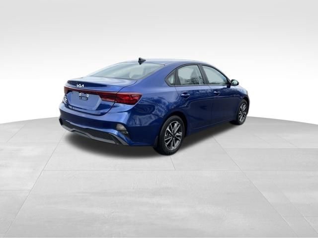 Used 2024 Kia Forte LXS w/ LXS Technology Package image 4