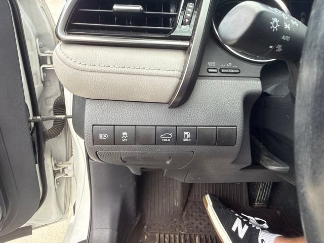 Used 2019 Toyota Camry SE w/ Audio Package FWD image 28